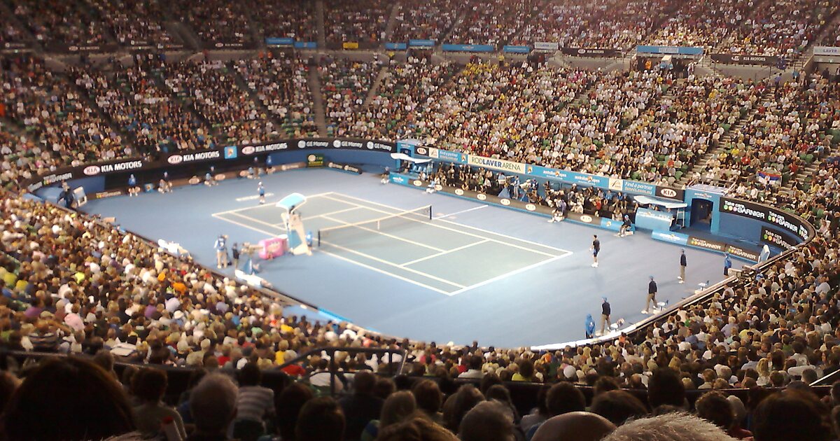 Стоит на арене. Арена рода Лейвера. Род Лейвер Арена вместимость. Rod laver Arena. Laver Arena in Melbourne.