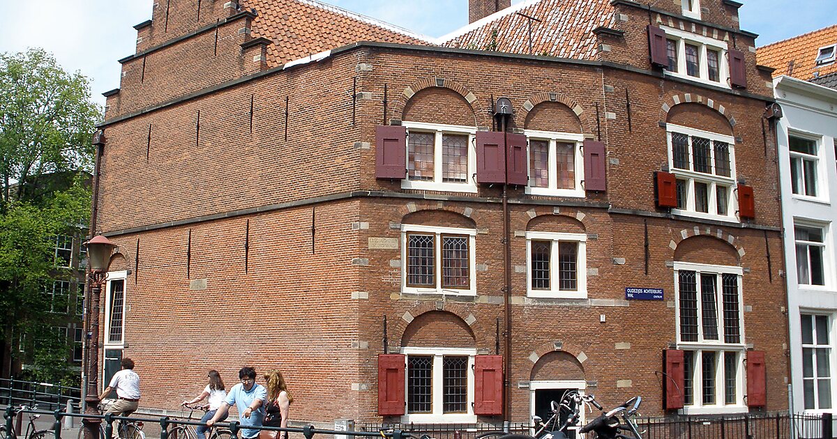 Huis aan de Drie Grachten in Centrum, Amsterdam, Nederland Sygic Travel