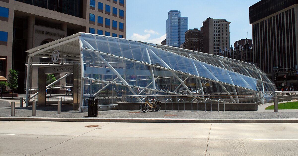 gateway-station-in-downtown-pittsburgh-tripomatic
