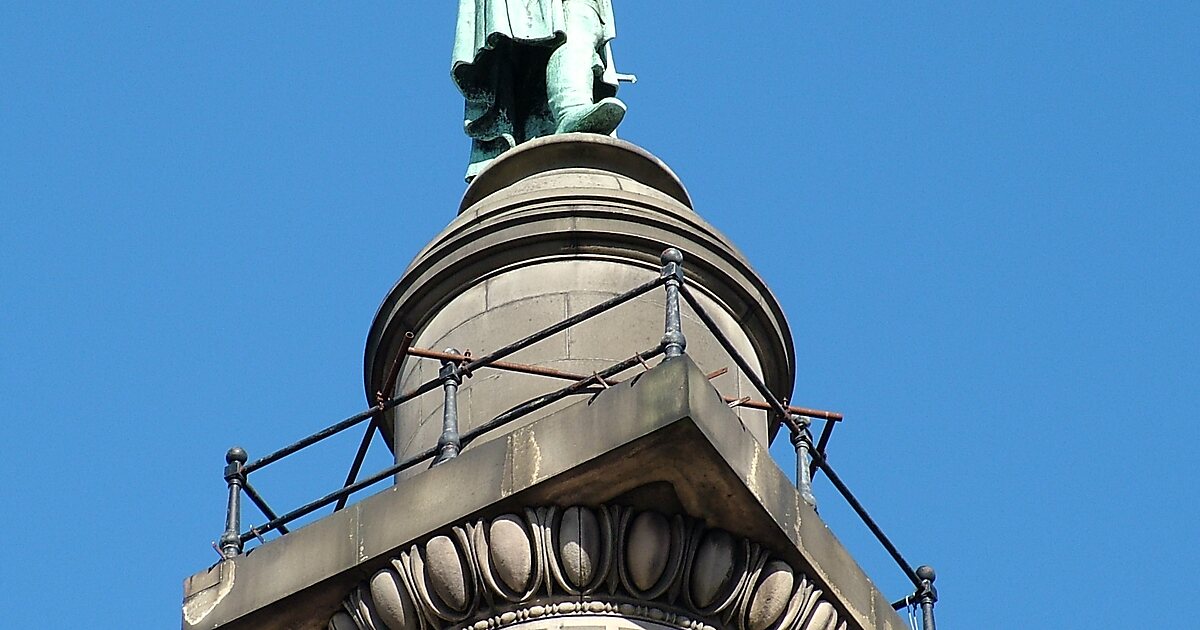 wellington-s-column-in-liverpool-uk-tripomatic