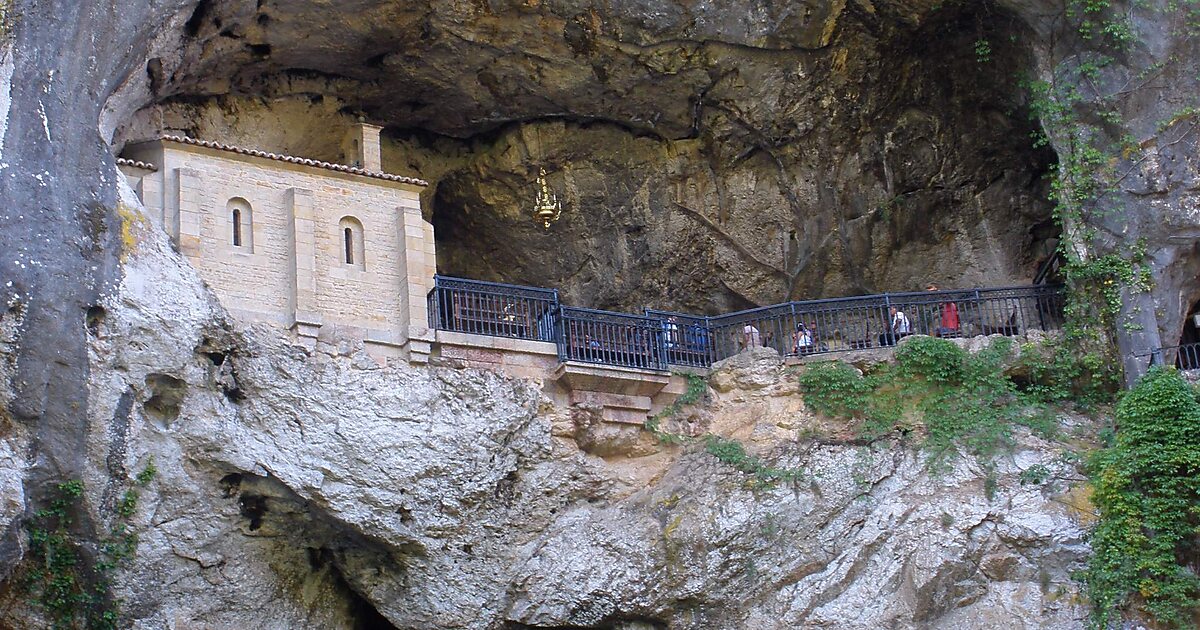 Visita guidata della grotta Cova de s'Aigua di Minorca - Hellotickets