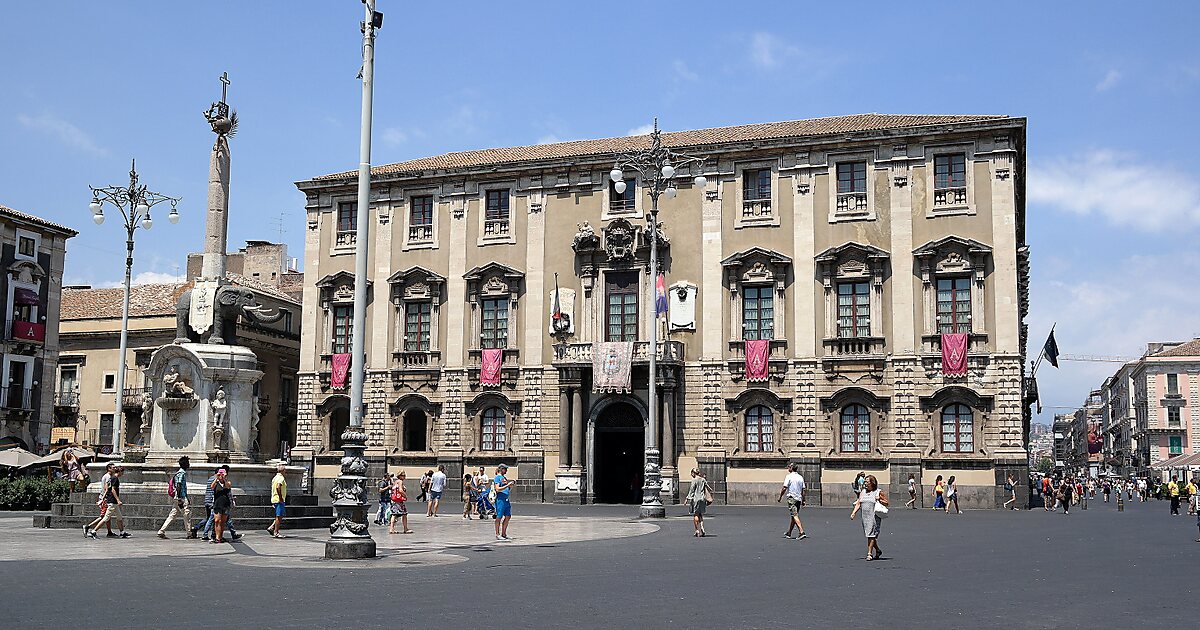 piazza-del-duomo-catania-in-metropolitan-city-of-catania-italy