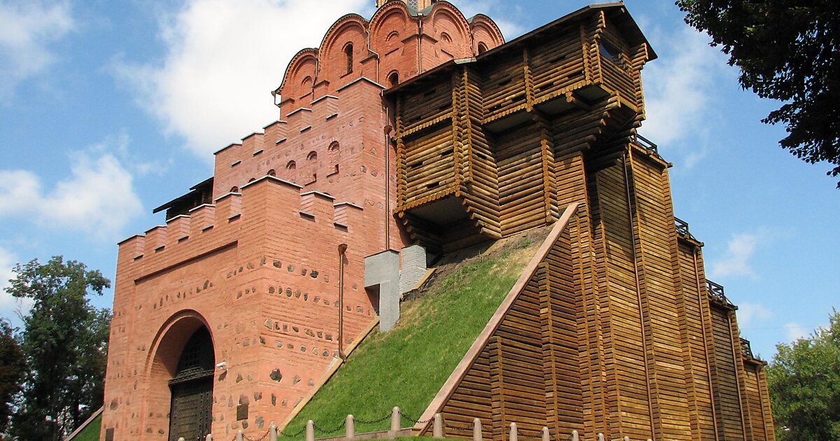 Puerta dorada de Kiev en Shevchenkivskyi District, Kiev, Kyiv, Ucrania