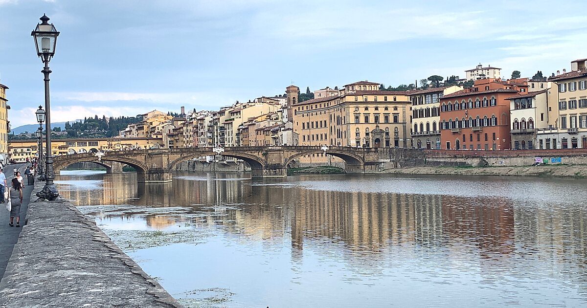 Puente Carraia en Florencia, Italia Tripomatic