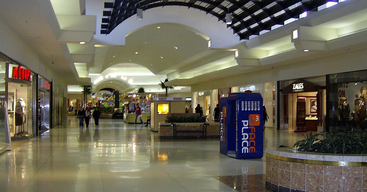 Oakland Mall in Troy, Michigan | Sygic Travel