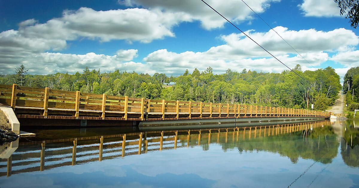 Sunset Lake Floating Bridge in Brookfield Sygic Travel