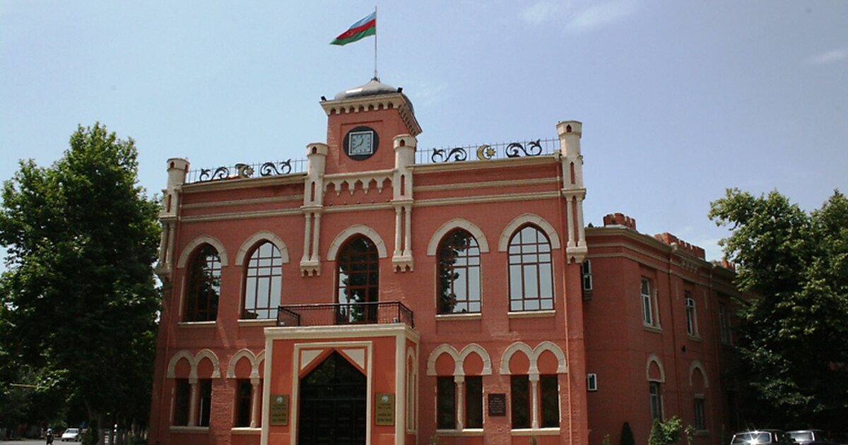 Гянджа город в азербайджане. Город гянджа улица низами. Гянджа город в азербайджане. Город гянджа хан багы. Гянджа улица джавад хана.