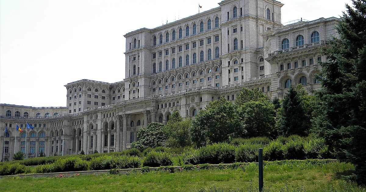 В бухаресте дворец парламента