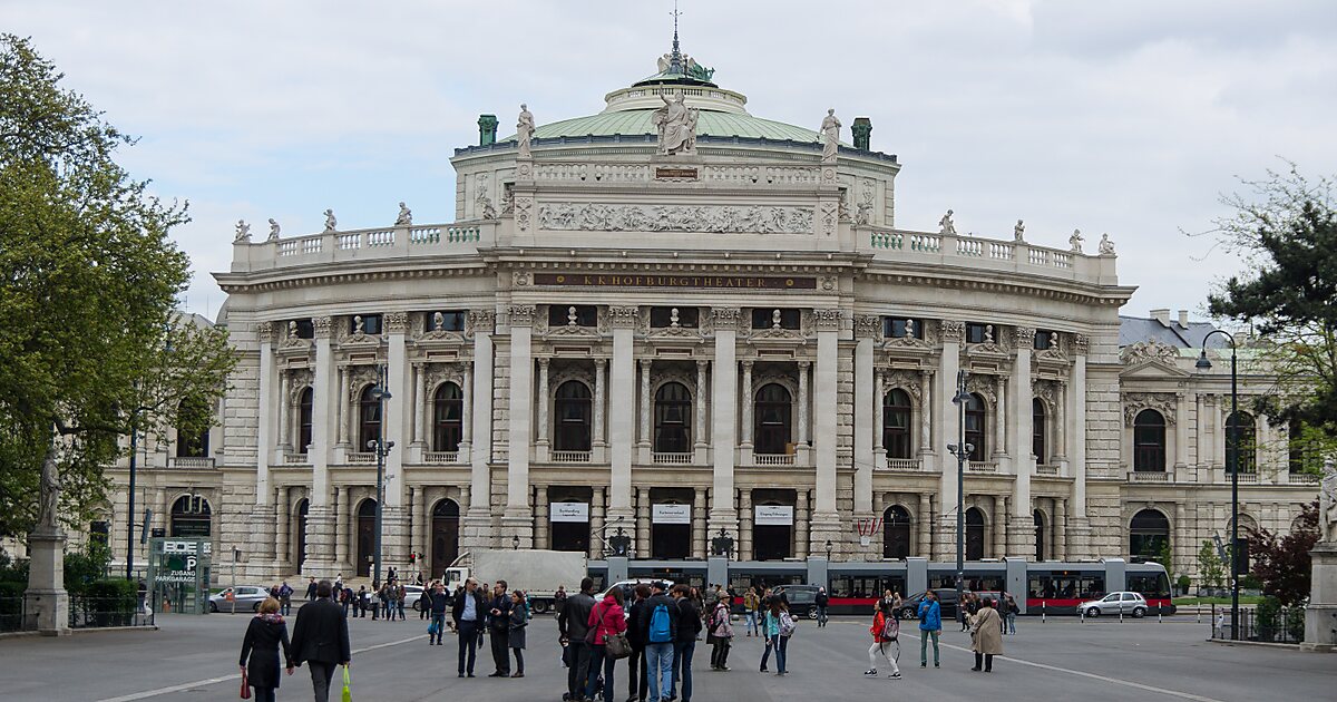 Бургтеатр в вене фото