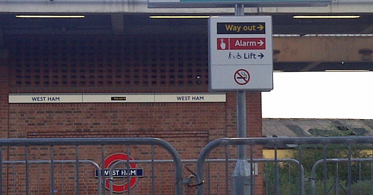 Bahnhof West Ham in London, Vereinigtes Königreich Sygic Travel