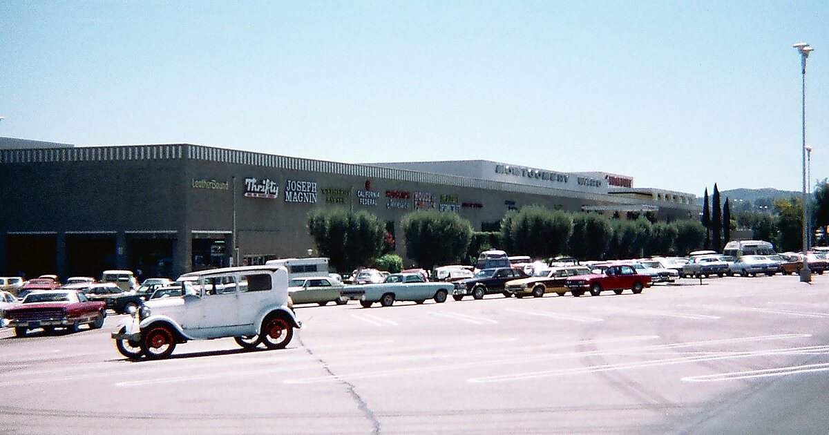 c. 1964 The May Company, Topanga Plaza, 6600 Topanga Canyon Boulevard,  Canoga Park, CA