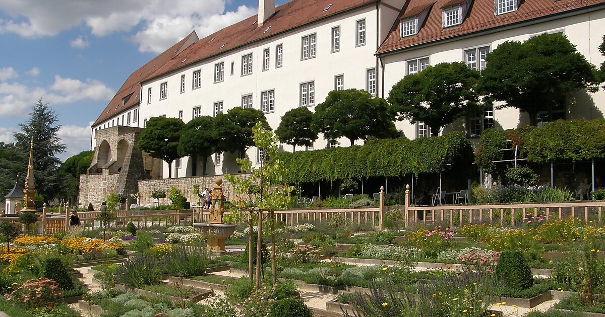 Leonberg Palace and Orangery in Leonberg | Sygic Travel