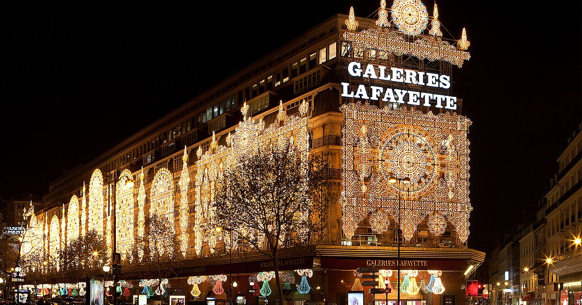 920 Paris Haussmann Galeries Lafayette Stock Photos, High-Res