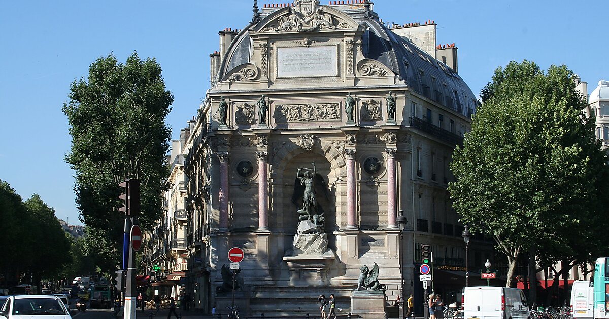 Plaza de Saint Michel (Place Saint-Michel) en 6th arrondissement of ...