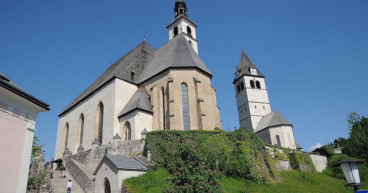 Pfarrkirche „Zum Heiligen Andreas“ in Kitzbühel, Österreich Sygic Travel