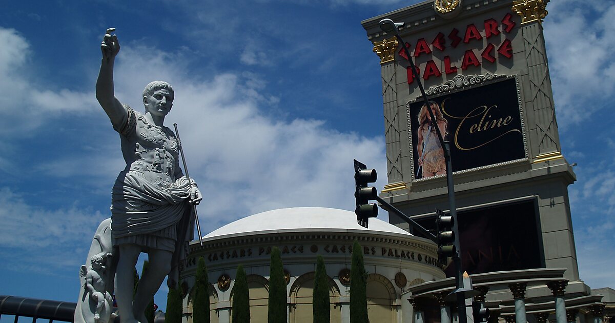 How to get to Caesars Palace in Paradise by Bus?