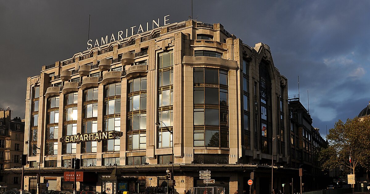 Premium Photo  Samaritaine is a large department store in paris france  located in the first arrondissement nestled between the river seine and the  rue de rivoli it known for its art