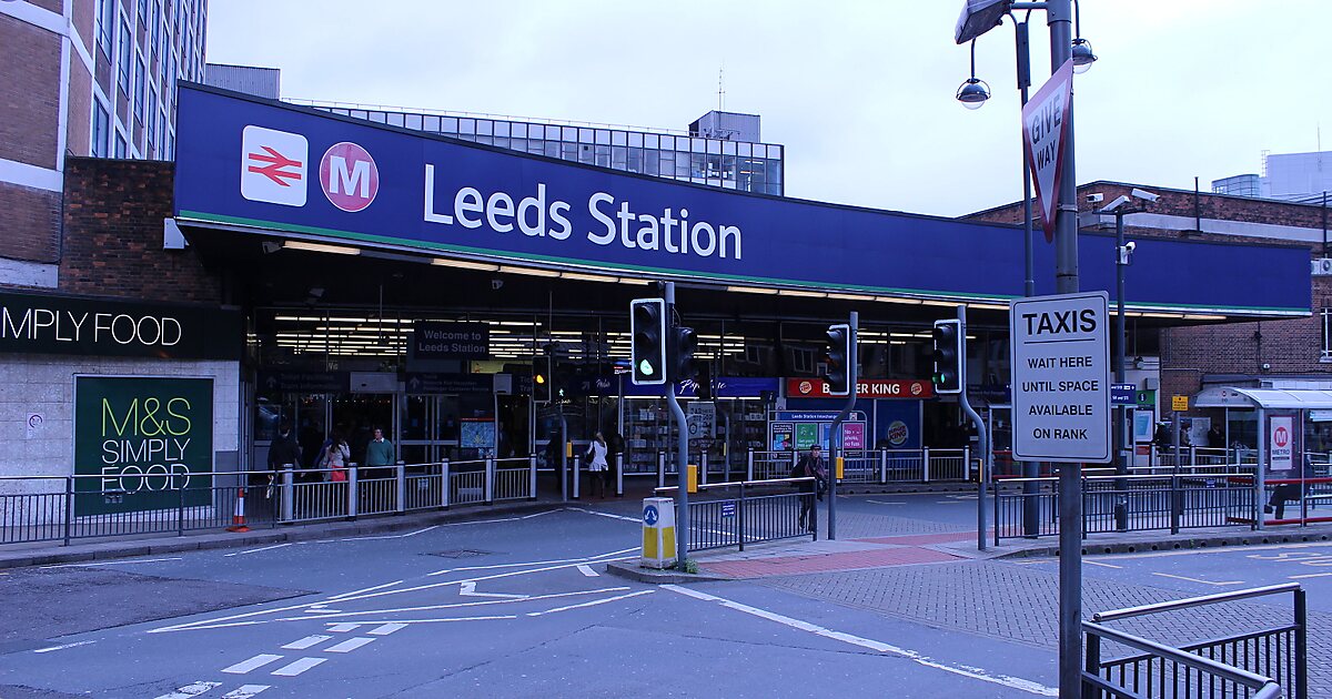 leeds train station travel centre