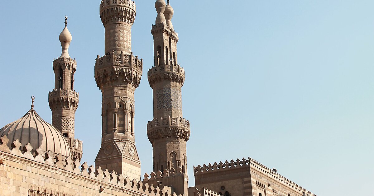 Мусульманский египет. Мечеть Аль-Азхар в Каире минареты. Исламский квартал Каир. Исламский Каир в Египте. Мечеть два минарета Египет.