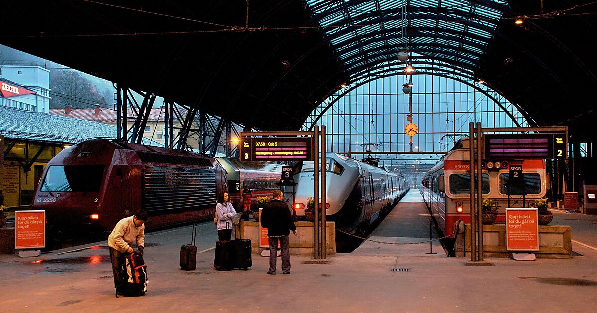 Bahnhof Bergen in Marken, Bergen, Norwegen Tripomatic