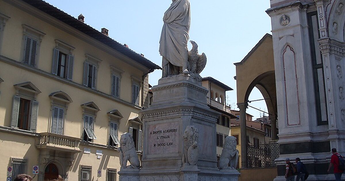 Флоренция данте. Данте Алигьери Флоренция. Данте Алигьери статуя во Флоренции. Данте Алигьери скульптура во Флоренции. Италия Флоренция памятник Данте Алигьери.
