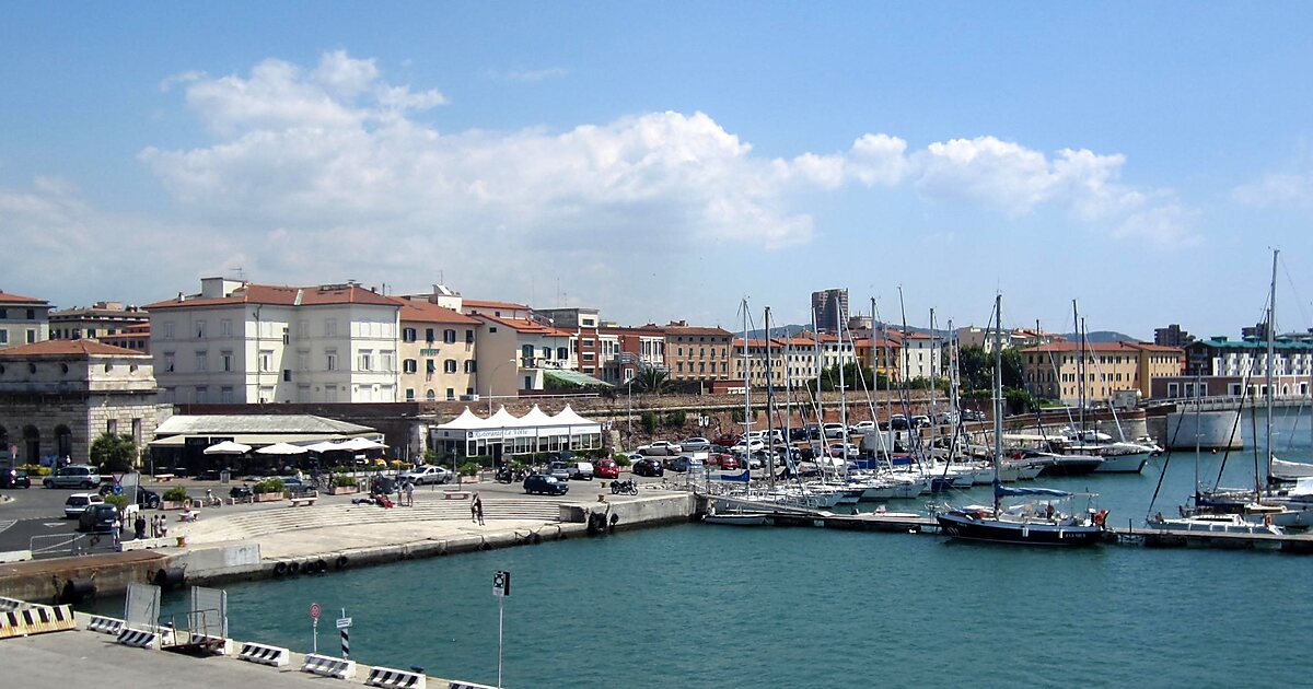 Город и порт в италии 7 букв. Port of Livorno. Gaeta Италия порт. Ливорно город население. Порт Ливорно на Руси.