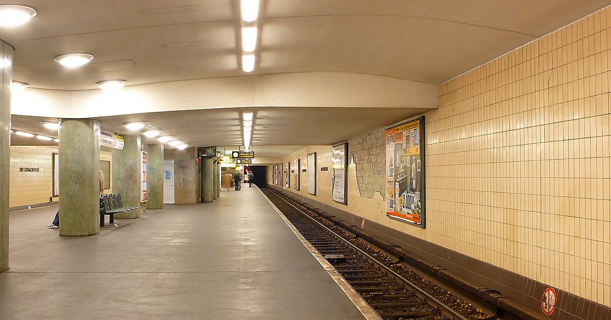 Kurt-Schumacher-Platz in Reinickendorf, Berlin, Deutschland | Sygic Travel