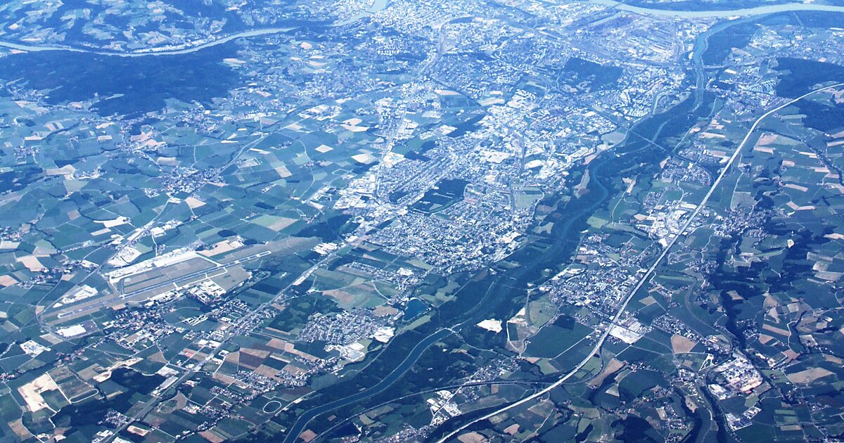 Flughafen Linz-Hörsching in Hausruckviertel, Österreich | Tripomatic