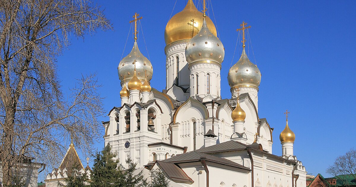 Адреса монастырей в москве. Зачатьевский женский монастырь. Хамовники Зачатьевский монастырь. Купола Зачатьевского монастыря. Доходный дом Зачатьевского монастыря.