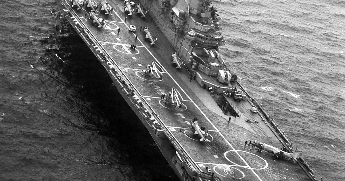 Soviet aircraft carrier Kiev in Tianjin, China | Sygic Travel