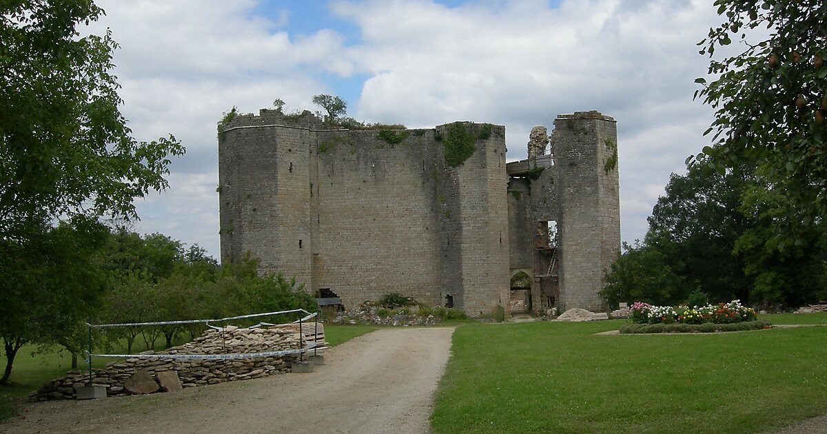 Château de Montfort in Montigny-Montfort, France | Tripomatic