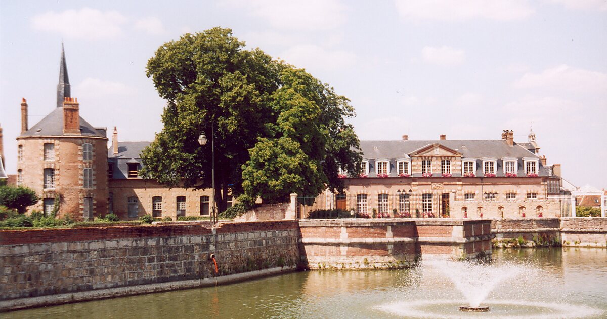 Château de Bellegarde in Bellegarde, France Sygic Travel