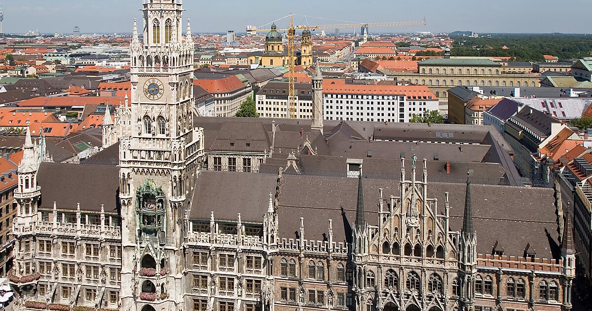 Мюнхен центральный. Новая ратуша в Мюнхене. Мюнхен Turm. Мариенплац, в сердце города. Отделка новой ратуши Мюнхен архитектура.