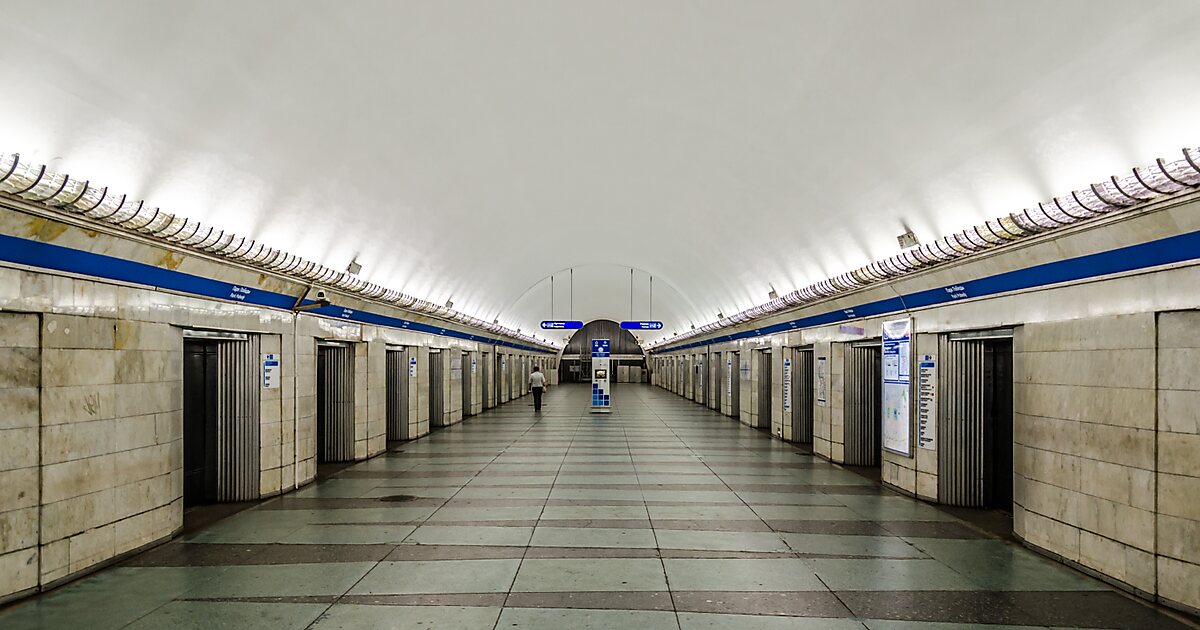 Двери в метро санкт петербурга