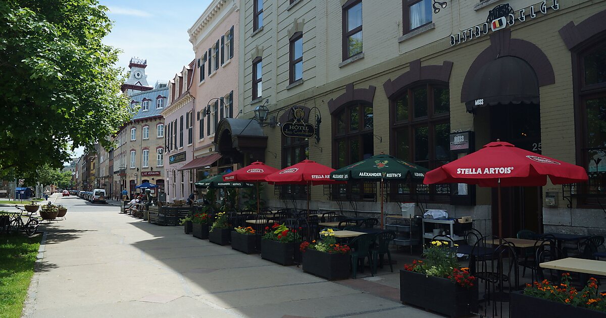 Lower Town Квебек. Лоу город. MCDONALD’S, rue Saint-Lazare. 836 Rue Saint Joseph Winnipeg Festival.