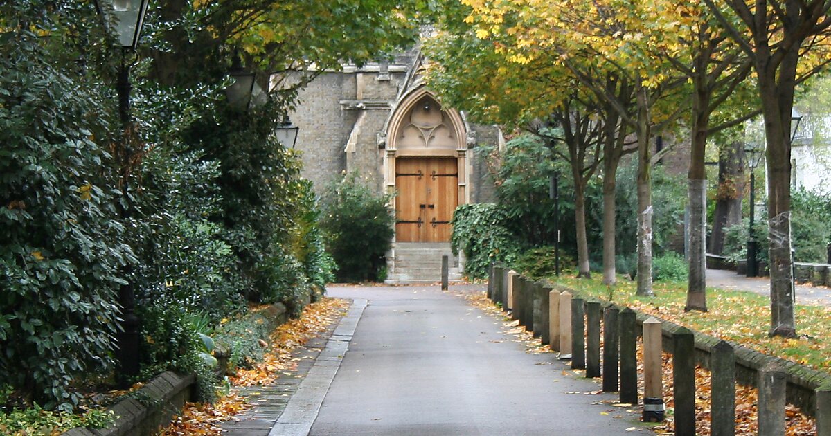 Holy Trinity Brompton in London, UK | Tripomatic