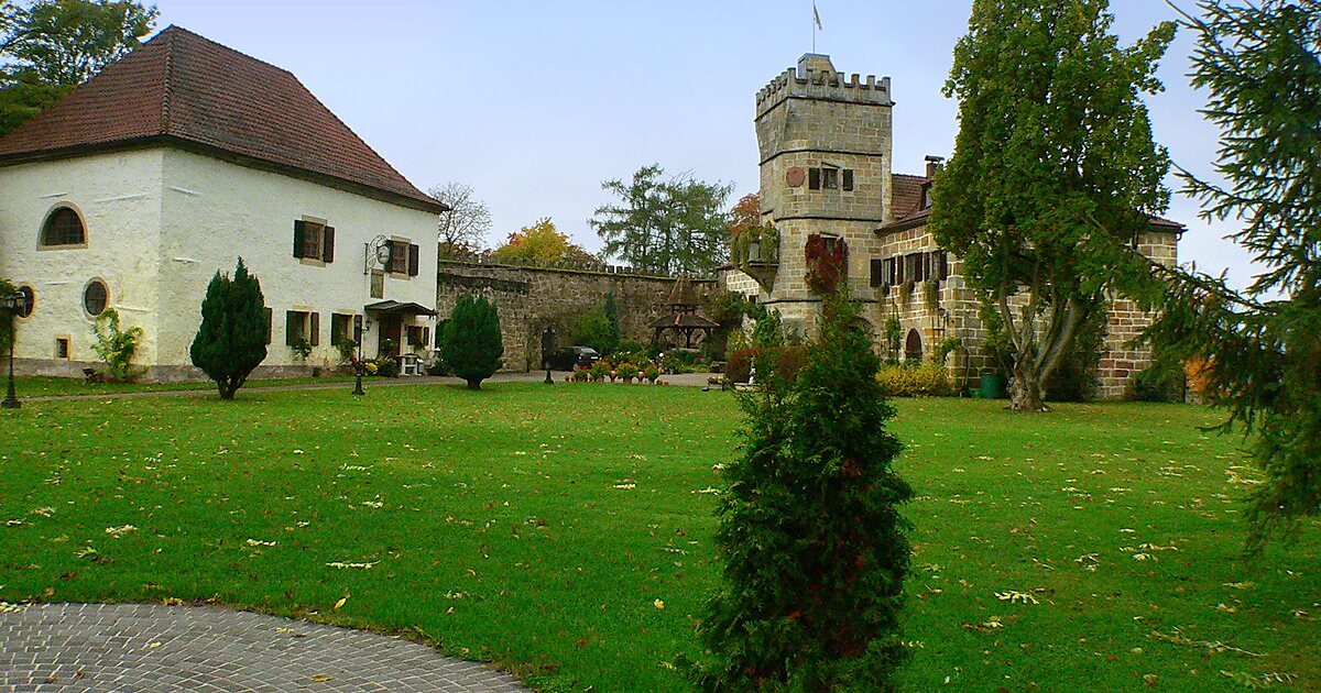 Schloss Geyersberg in Bayern, Deutschland | Tripomatic