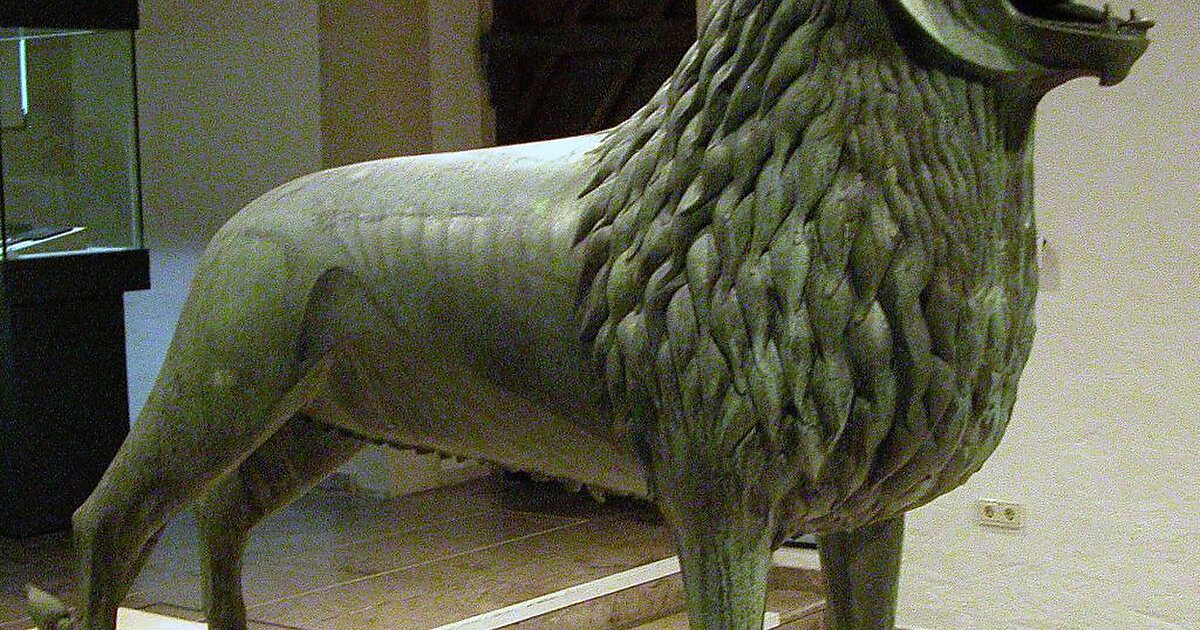 Brunswick Lion in Braunschweig, Germany Tripomatic