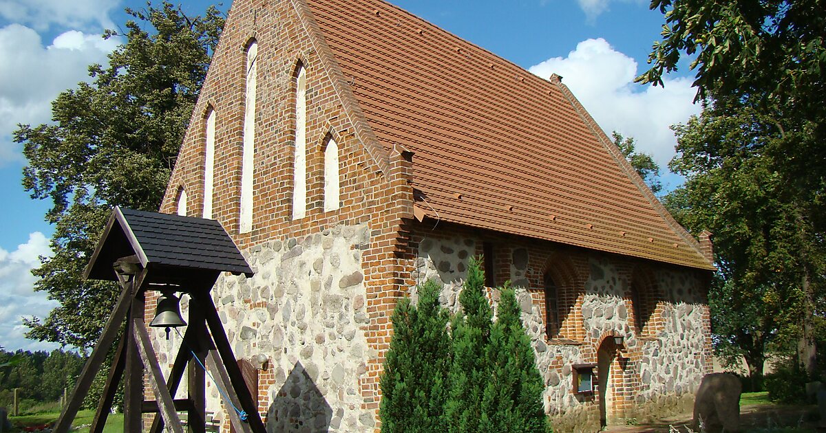 Dorfkirche Deven in Groß Plasten, Deutschland Tripomatic