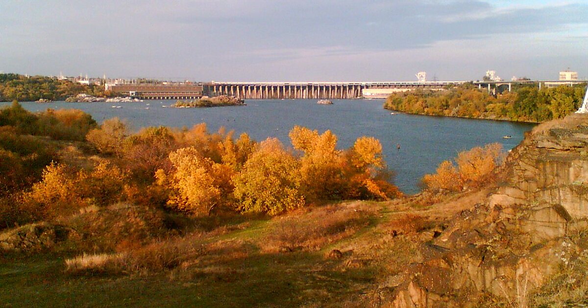 Река Днепр храм