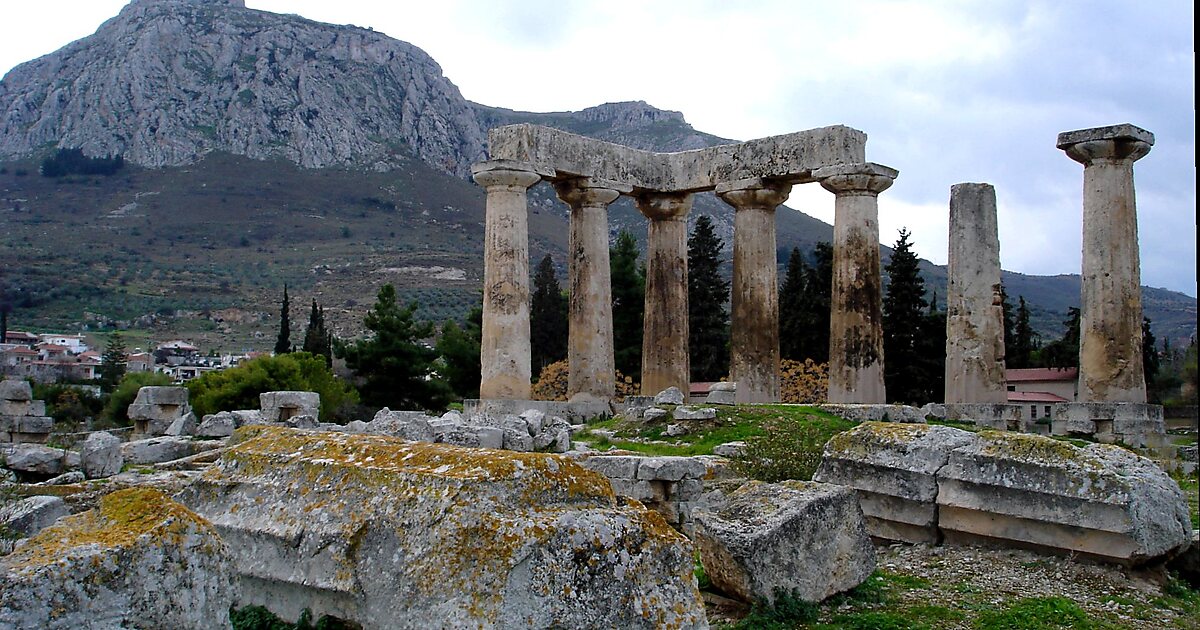 Храм Аполлона в Коринфе. Троя город в древней Греции. Архаическая Греция. Руины древней Греции.