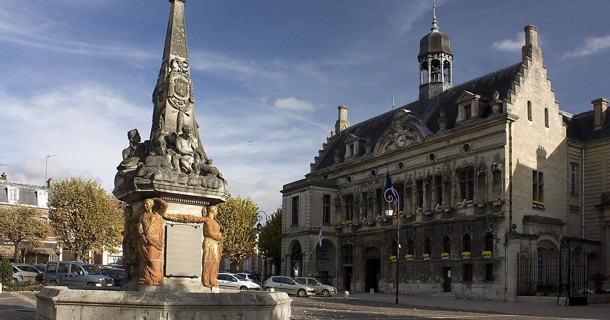 Noyon in HautsdeFrance, Frankreich Sygic Travel