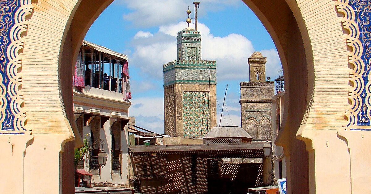 Bou inania madrasa фес. регистан самарканд ночной. мечети и узкие улочки древних городов. узкие улочки древнейшего города. улицы бухары старый город.