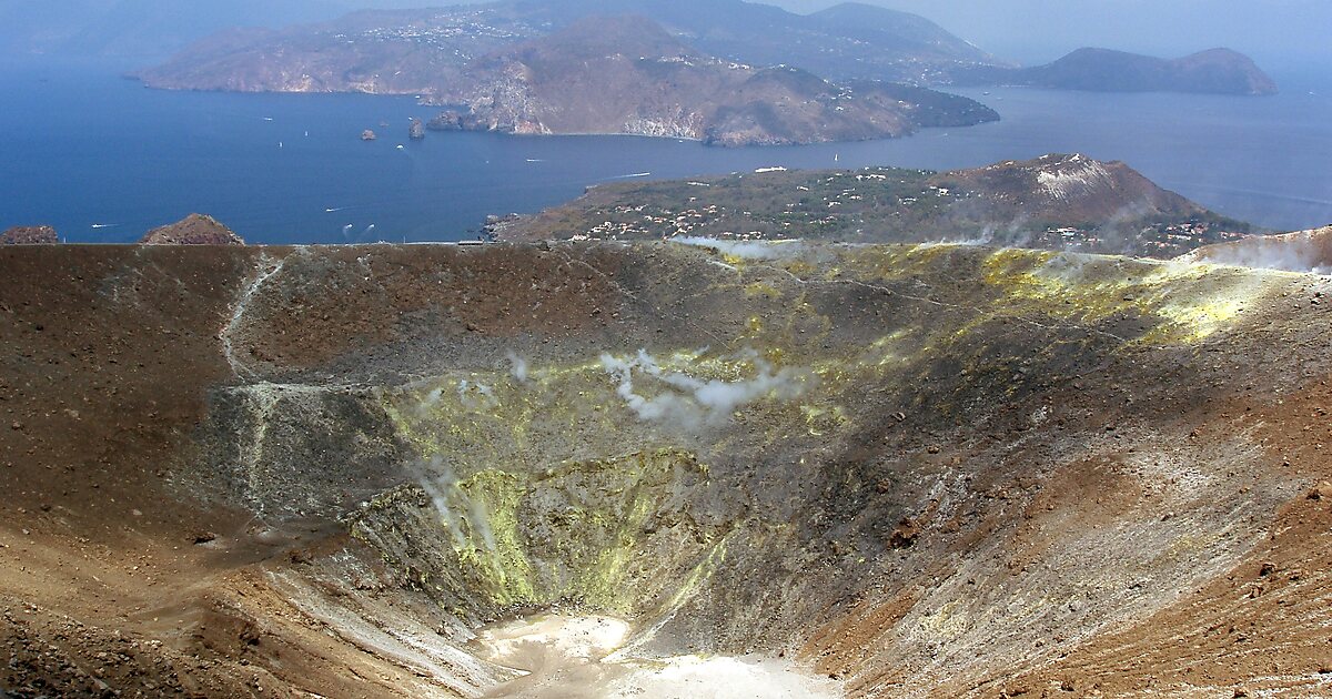 Vulcano (Aeolian islands) in Lipari, Italy | Tripomatic