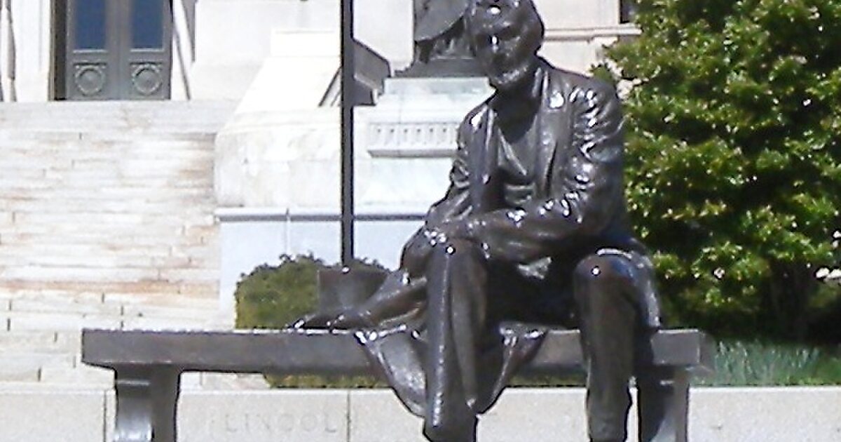 Seated Lincoln in Newark, New Jersey | Sygic Travel