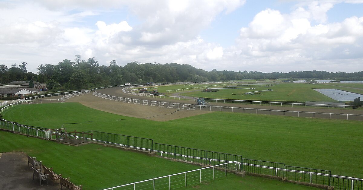 Kempton Park in England, UK | Sygic Travel