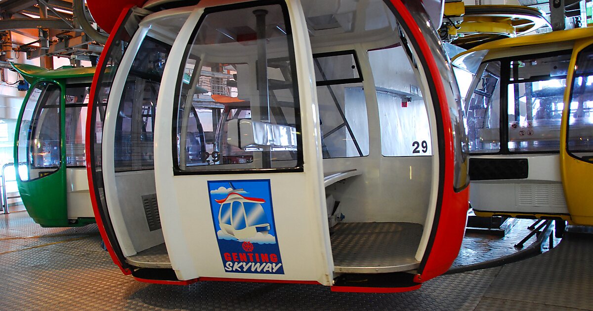 Awana Skyway cable car is a gondola lift, Stock Video