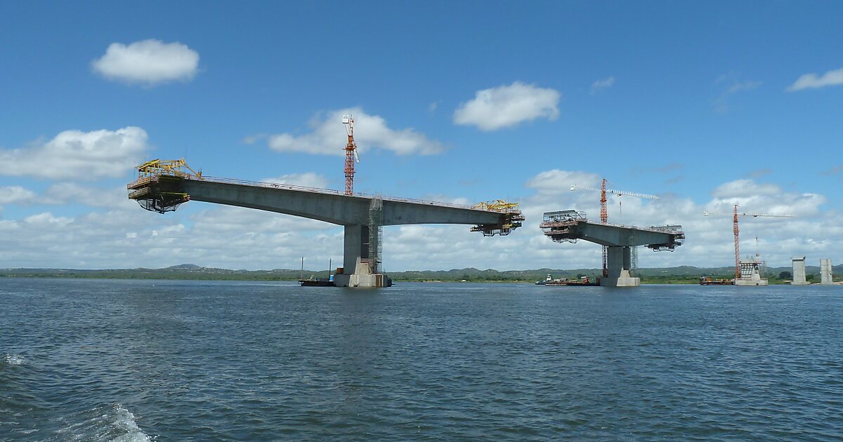 Ponte Kassuende em Tete, Moçambique | Tripomatic