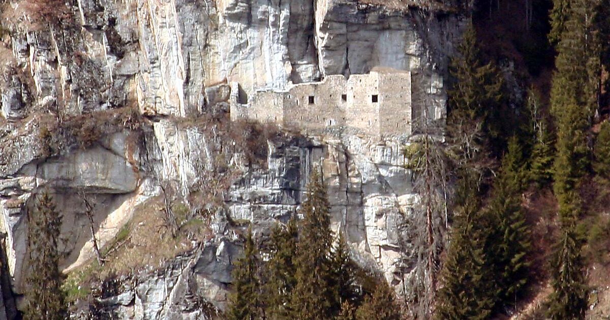 Burg Kropfenstein in Breil/Brigels, Schweiz/Suisse/Svizzera/Svizra