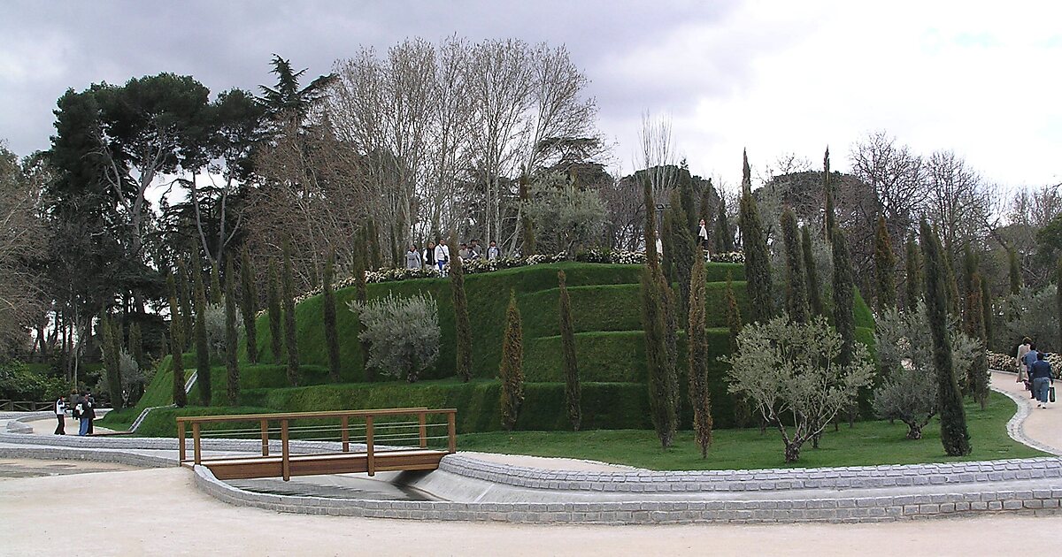 Bosque del Recuerdo en Retiro, Madrid, España Sygic Travel